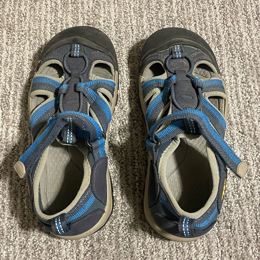 Keen boys shoes
